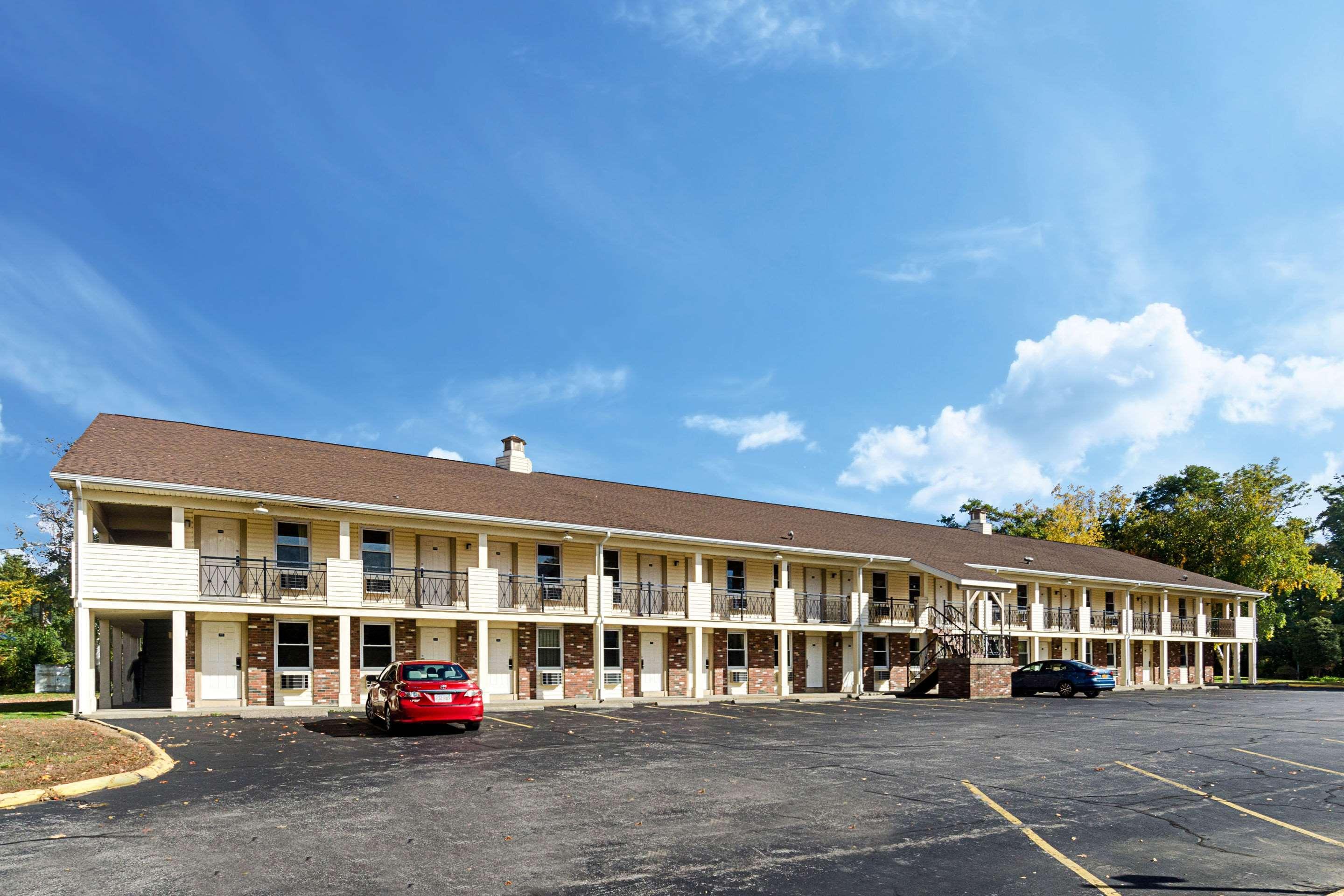 Econo Lodge Sturbridge Route 20 Eksteriør bilde