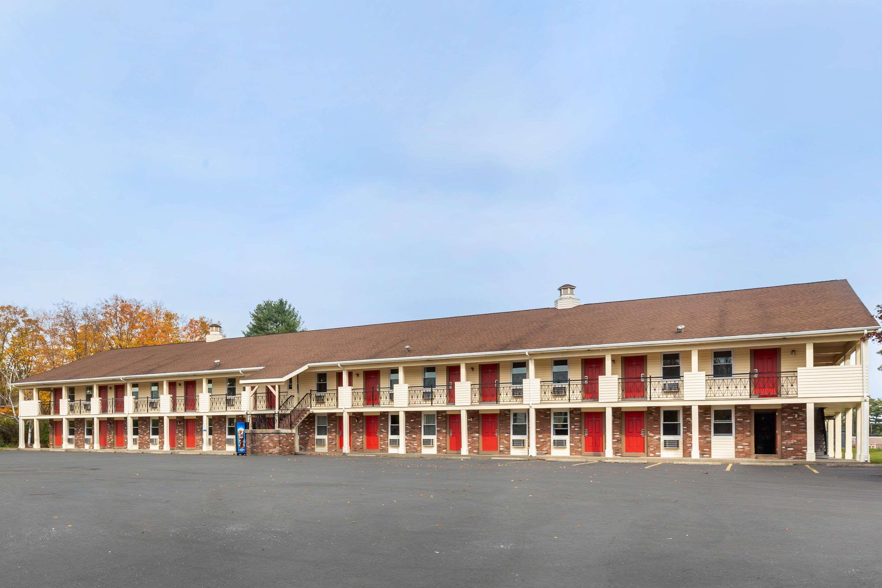 Econo Lodge Sturbridge Route 20 Eksteriør bilde