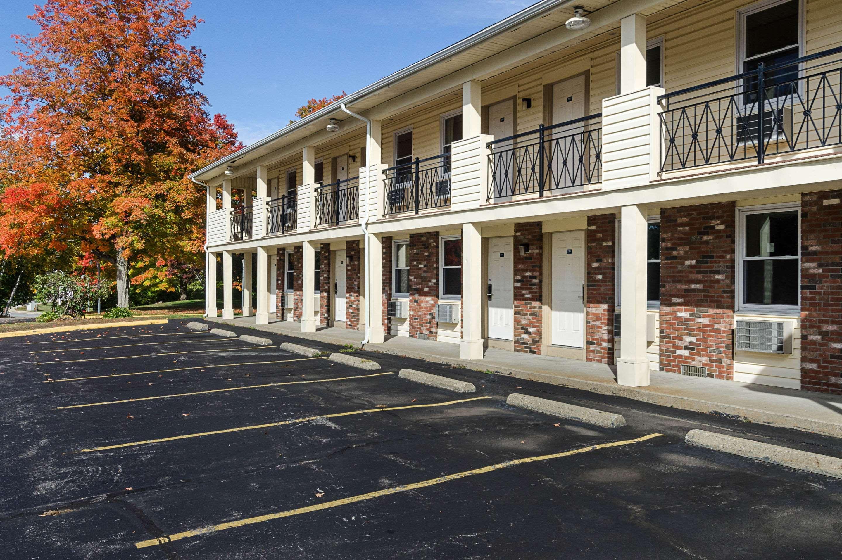 Econo Lodge Sturbridge Route 20 Eksteriør bilde
