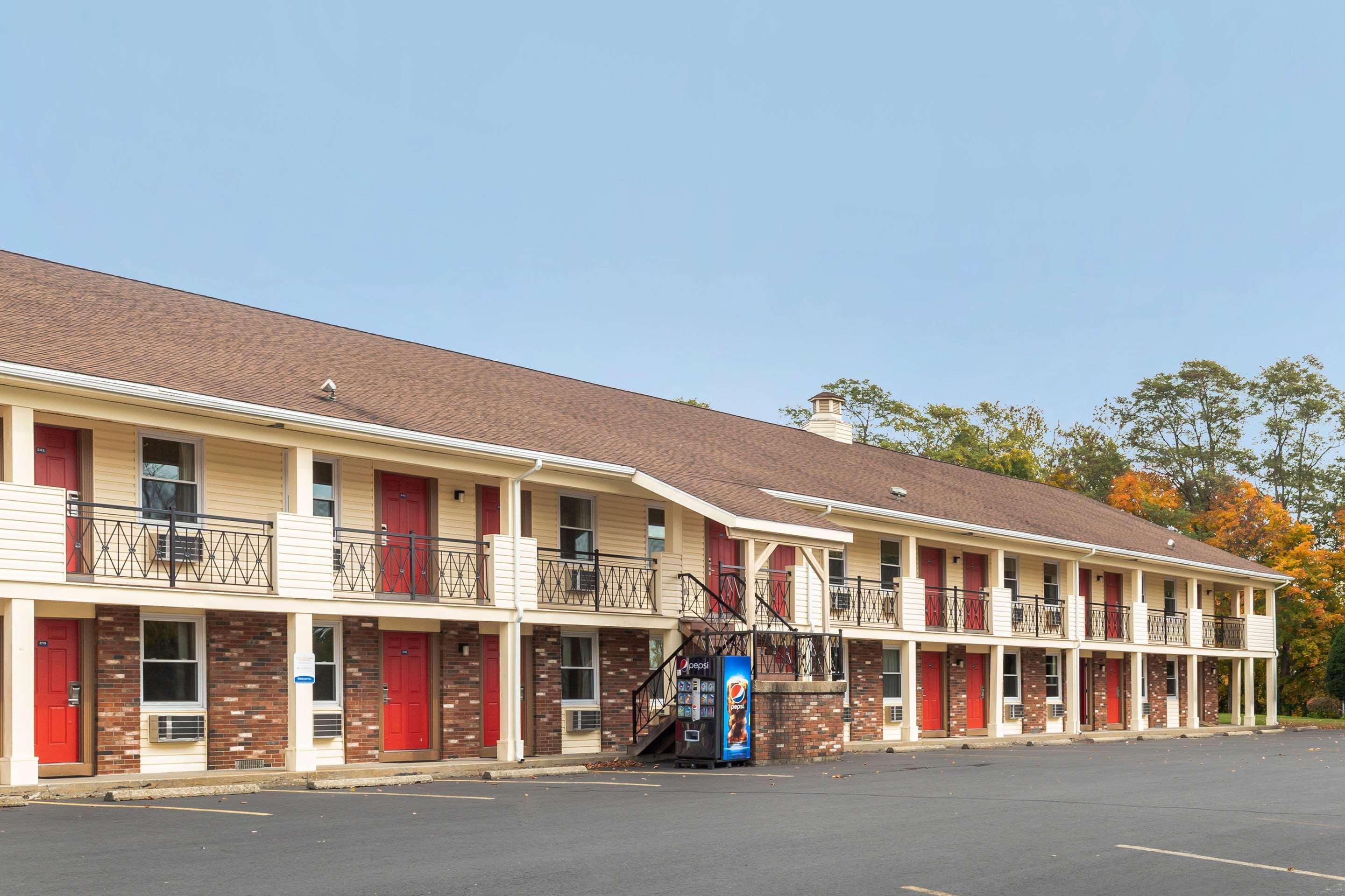 Econo Lodge Sturbridge Route 20 Eksteriør bilde