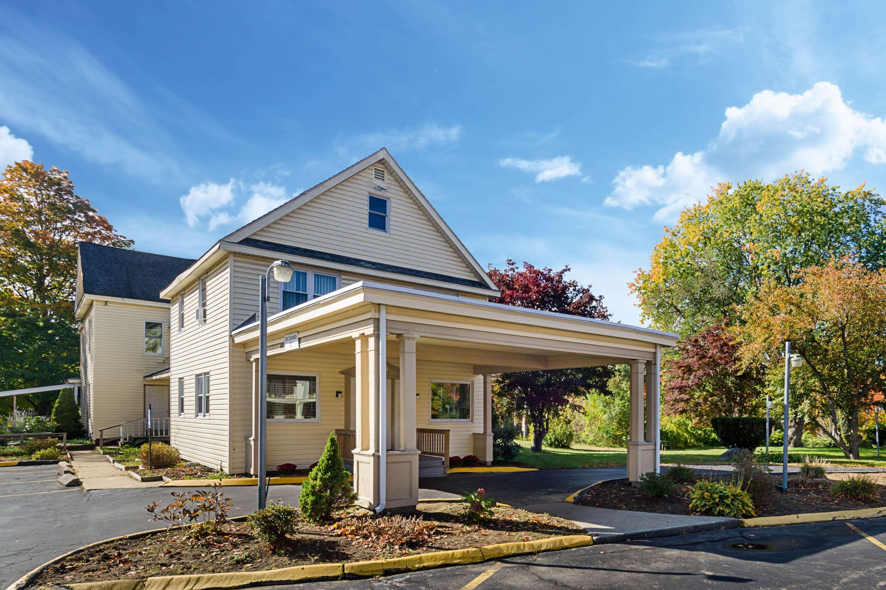 Econo Lodge Sturbridge Route 20 Eksteriør bilde
